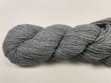 Charger l'image dans la galerie, Laine Tradition Gris Pâle - Boutique du Bricolage