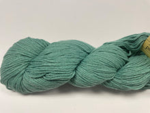Charger l'image dans la galerie, Laine Tradition Jade - Boutique du Bricolage