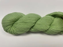 Charger l'image dans la galerie, Laine Tradition Pistache - Boutique du Bricolage