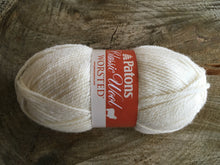 Charger l'image dans la galerie, Classic Wool - Patons