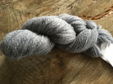 Charger l'image dans la galerie, Odette - Universal Yarn