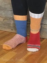 Charger l'image dans la galerie, Bella Cash - Universal Yarn