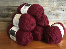 Charger l'image dans la galerie, Laine Touch of Alpaca Crimson - Boutique du Bricolage