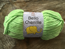 Charger l'image dans la galerie, Laine Bella Chenille Citron Vert - Boutique du Bricolage
