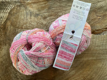 Charger l'image dans la galerie, Laine Bamboo Pop Socks Espérer - Boutique du Bricolage