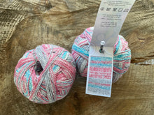 Charger l'image dans la galerie, Laine Bamboo Pop Socks Ravie - Boutique du Bricolage