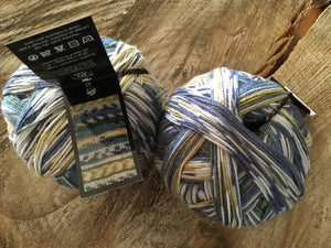 Wacki Saki - Universal Yarn